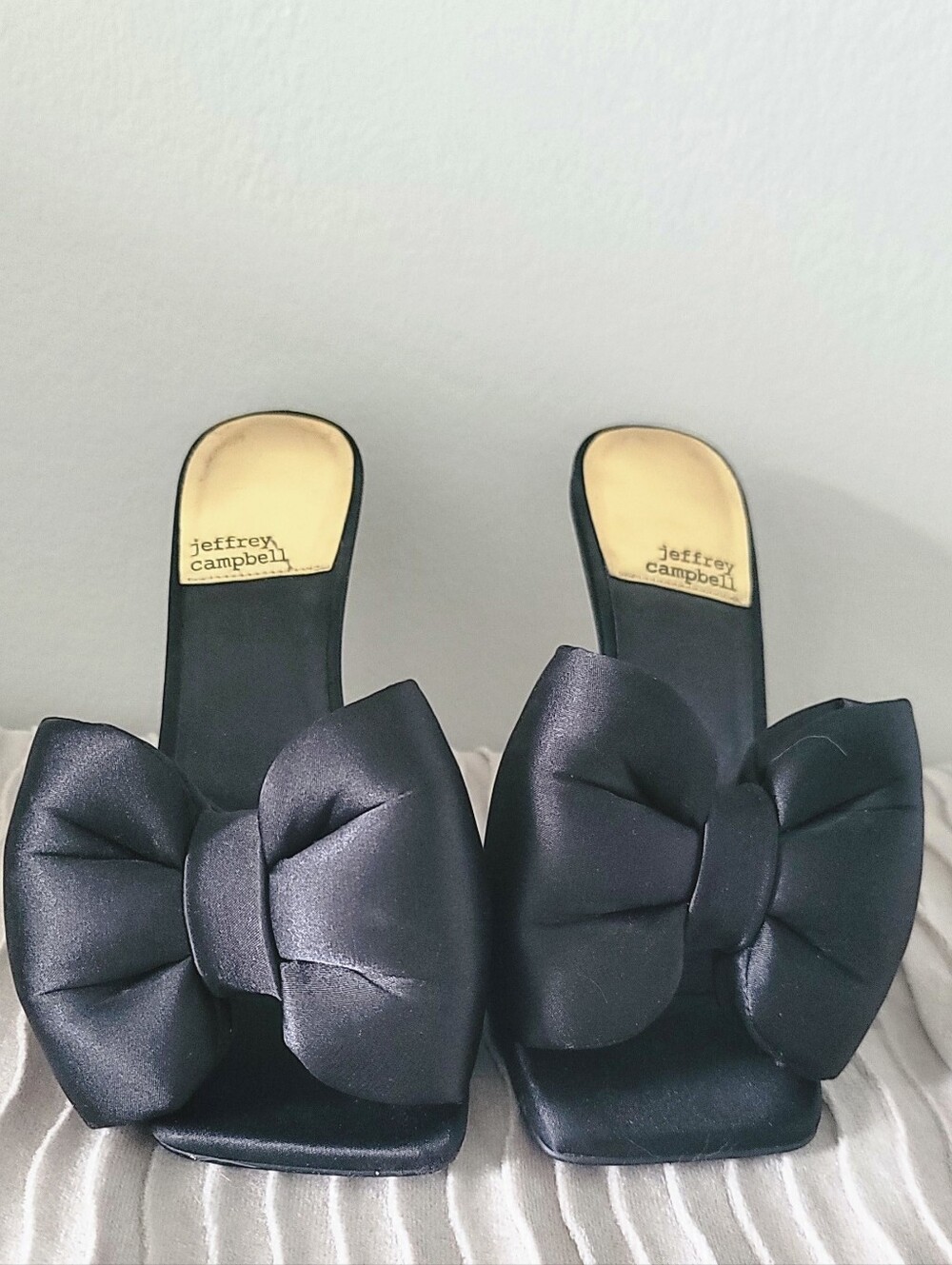 Jeffrey Campbell Black Satin Bow Slide Mules Gold Heels Size 7